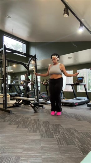 i almost lost & then my legs died, but jumprope is back & im rusty :( #jumpropeworkout #jumpropechallenge