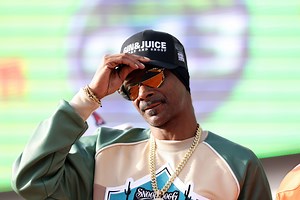 Snoop Dogg & Death Row Records Push Hard To Toss Out $107 Million Suit Against Them