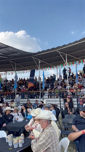 Así se está viviendo el rodeo en Lo De Carrera, Zac. Los esperamos en el baile 🥁🎊 🍾🐂⛪️‼️‼️ #Fiestas #Rodeo #Americano #TRADICIONALES #RevolucionMexicana #LoDeCarrrra #Apulco #Zacatecas #bailesderancho | El Nene