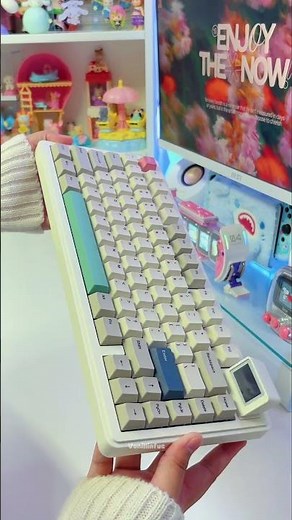 Epomaker RT82 with Mini Display/TV | Retro Vibes