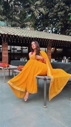 Dream Girl | Romancing in the month of love | Aartii Naagpal #aartiiinsaree #saree #aartiinaagpal