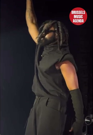 🎤🔥 Le public de Dour connaît chaque mot ! Damso avec ‘Macarena’ live ! 📹 @Maxime #dour #dourfestival #dour2026 #damso #thedamso