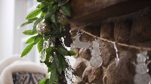 Here's how to decorate your mantel the Martha way: https://trib.al/g7bOy6v | Martha Stewart