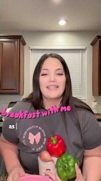 Make southern style shrimp & grits with me 🍤🥣 #breakfastideas #shrimpandgrits #momof5 #ditl