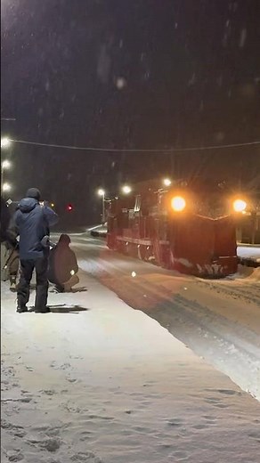 深夜2:40、雪を切り裂いて動き出す。