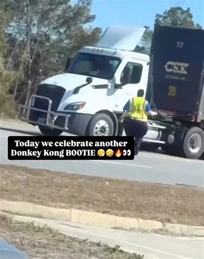 Misty Meaner on Instagram: "So your vibe… 👛👑"