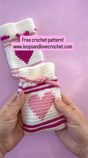 Crochet a quick Valentine’s Day gift! #FreeCrochetPattern #diyvalentine #crocheted #valentinesday