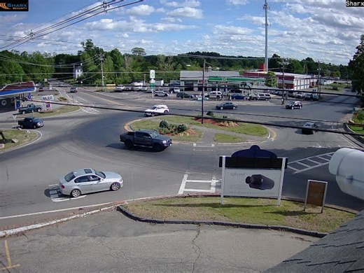Kamera na żywo: Sharx Security Demo Live Cam: rotary traffic circle Derry NH USA 2026-03-31 18:33 webcam | Wideokamery.pl