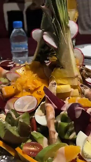 Colorful Fresh Fruit Platter Ideas for Casual Dining