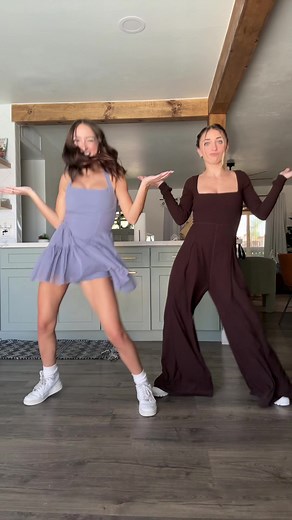 Dancing Twins Take on DWTS - Brooklyn & Bailey Thunder