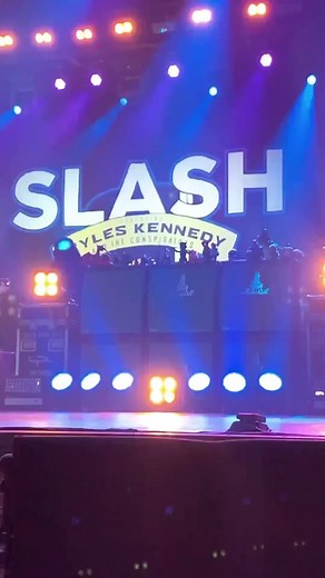 Reposted @toddkerns Dr Alibi in Brazil back in 2019. #smkc #slash #conspirators #myleskennedy #franksidoris #brentfitz