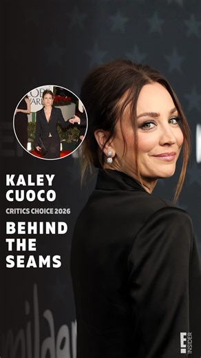 E! Insider on Instagram: "Kaley Cuoco channeled Jennifer Aniston, circa 2002 (𝘢𝘯𝘥 𝘸𝘦 𝘭𝘰𝘷𝘦𝘥 𝘪𝘵). More on the inspiration behind Kaley's #CriticsChoice look at the link in bio. #AwardsSeason #jenniferaniston"