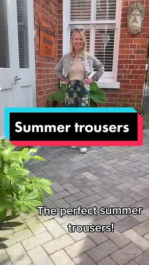 Simplicity 1069 is the perfect pattern for making lightweight summer trousers, like this pair made by @SarahSews! #SewingPattern #SewingPatterns #SewingProjectIdeas #BeginnerSewing #SewingClothes #SewingOutfits #FashionSewing #SewingTikTok #ClothesMaking #minervamakes #sewingtiktok #sewinginspo #sewingproject #sewsewsew #sewistsoftiktok #makersgonnamake #sewersgonnasew #sewingcommunity #sewingnetwork #memadefashion #fortheloveoffabric #sewingblogger #sewingforever #homesewing #handmade #sewingsk