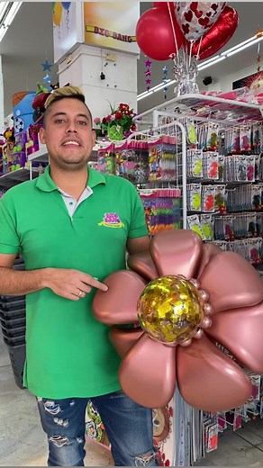 679K views · 10K reactions |  Aprende a realizar esta flor de manera sencilla y rápida  Quédate hasta el final del video, este tip 彩 te servirá muchísimo y aprenderás la manera correcta de realizar este procedimiento ¡Celebra, siempre celebra! 拾 | Tiendas Big Bang | Facebook