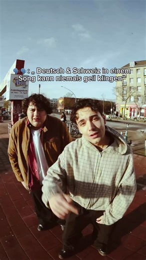 Rowli on Instagram: "wie geil das wirklich klingt könnt ihr alle am Freitag hören 🤝🏼 #newmusic #newcomer #deutschemusik"