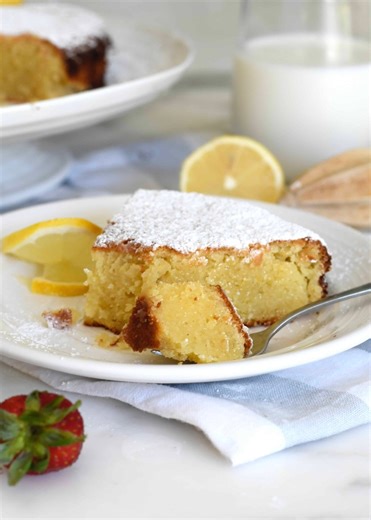 ✨Torta Caprese Bianca ✨ Gluten-free, soft, rich and decadent Italian almond cake, made with white chocolate and flavored with lots of lemon (juice and zest), plus a touch of limoncello (if you have it handy and wish to use it!). Many of you asked about this recipe, so here it is again🤗 Another favorite recipe in my cookbook Manuela’s Sweet Temptations. Links in comment and profile 🤗 Happy baking 😘INGREDIENTS* 1 cup (175 gr ) white chocolate chips* 6 oz (170 gr) unsalted butter* 5 large egg, d
