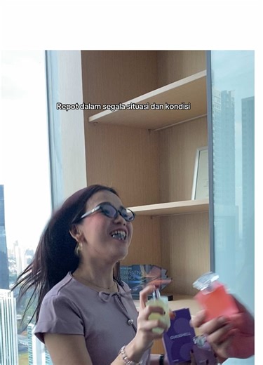 Kehidupan Korporat yang Berwarna dan Unik