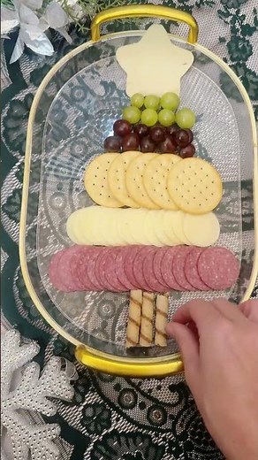 Christmas Tree Charcuterie Board Tutorial | Easy Festive Holiday Appetizer