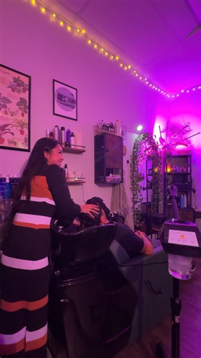 REJINJOSSEL ☞︎ THE MANETAINER on Instagram: "Here’s a closer look at a refinement session with Aaron. 😊 This service is focused entirely on facial release and relaxation. It does not include a haircut — although it can be added on to elevate your overall experience. Today, I’m working through his cheekbones, an area where many people unknowingly hold tension. The jaw, temples, and facial muscles carry more stress than we realize, and intentional pressure allows that tension to finally release. 