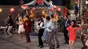 Here's Lucy - Season 1 Episode 01 - Mod, Mod Lucy