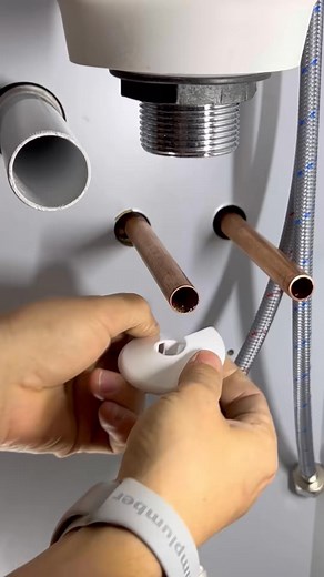 1.5K views | Cleanest Basin tap feeds and waste install？! #asmr #asmrsounds #plumbing #toolbag #pipes #tools | Mind Buildings | Facebook