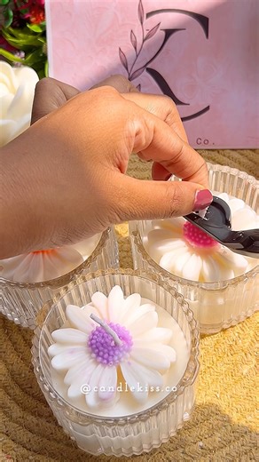 Daisy Candles Jars 🌼 | This festive season🔥💃#festivevibes #giftideas #candle #homedecor #viral 🎀