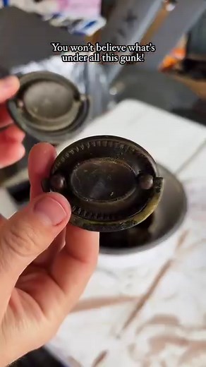 How Melange solved my problem ⬇️ I was trying to save $$$ using some leftover paint and poly but poly can often yellow and show bleed through over white paint even after priming with shellac. So I swapped over to my trusty @melangepaints ONE because it has a built in topcoat and durable satin finish and it worked like a charm! If you’re interested in trying this paint use code ABBY10 for 10% off your order! | Abby Askew