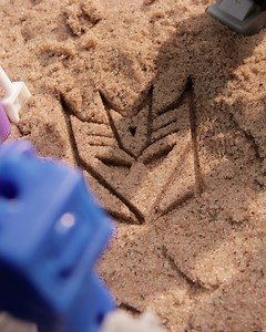 When Megatron plans a beach day 🏖️🌊 | TRANSFORMERS