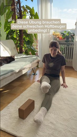 Beine gestreckt anheben ohne Schwung, Core aktiv, Arme seitlich zur Stabilität
