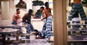 Así son las guerras entre pandillas de la cárcel de Dallas - Chilevisión