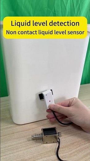 Liquid level detection - non-contact liquid level sensor