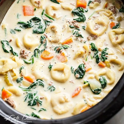 ✴️ 𝗥𝗘𝗖𝗜𝗣𝗘: http://cafedelites.com/slow-cooker-creamy-tortellini-soup/ Slow cooker creamy tortellini soup is pure comfort food, loaded with vegetables, italian sausage and cheese tortellini! No flour and no heavy cream! | Cafe Delites