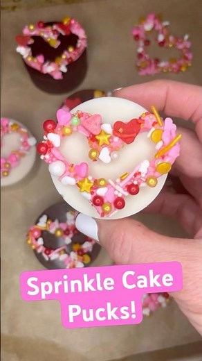 Sprinkle Cake Pucks! So fun and easy! #cakepucks #chocolate