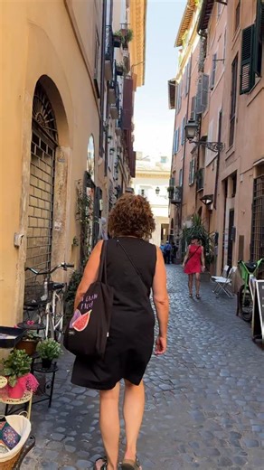 Explore the flavors and stories of Rome’s Jewish Ghetto with a 100% kosher food tour From fried artichokes to centuries-old recipes, this is one of the city’s most authentic food experiences. ➡️ https://experiences.localaromas.com/food-and-wine-tasting-tours/kosher-jewish-ghetto-food-tour-rome/ #JewishGhettoRome #KosherInRome #RomeFoodTour #JewishHeritageRome #FriedArtichokes #RomanJewishFood #CulturalFoodTour #KosherTravel #HiddenRome #EatLikeALocal #RomeHistoryAndFood #LocalAromasFamily #Authe