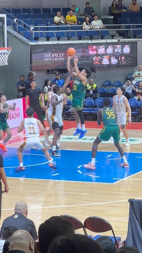 Kirby’s clutch play put FEU ahead, 79–75. | FEU Tamaraws Basketball Team