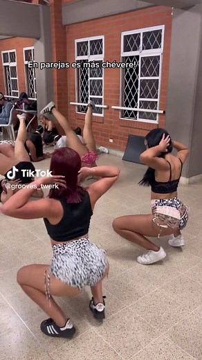 Bailando en clasesita - Twerking en Parejas