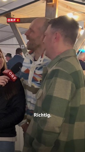 Hinter den Kulissen beim Musi Open Air hat unsere Kollegin Tanja Rojak mit Voxxclub gespielt: Wer von euch…? 😏 Wer singt unter der Dusche lauter als auf der Bühne? Wer vergisst gerne den Text? Die Antworten gibt’s exklusiv im Video! 🎶 | ORF Kärnten