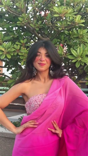 Pink sarees call for a transition video!