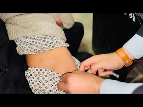 How to perform glute injection|doctor give intramuscular injection|doctor ne sui Wala injection Laga