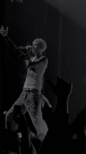 Machine Gun Kelly – Wild Boy LIVE | Berlin | 24.02.26 🔥
