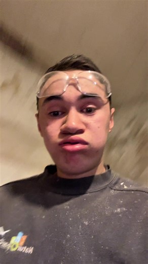 19 ans, un CDI, et une maison à rénover entièrement. On lance la série. Épisode 1. #pourtoii #renovation #immobilier #bricolage