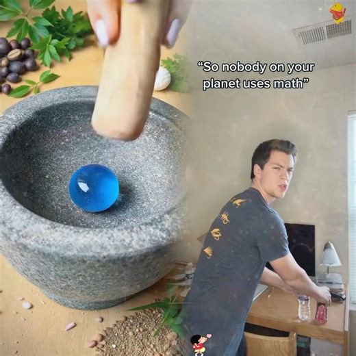 #greenscreen who else thinks math is confusing😂😂 #tiktokcomedy #funny #laugh #alien #foryou