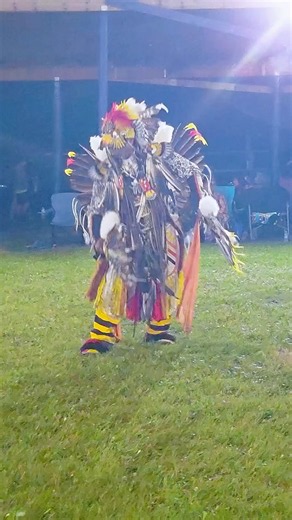 Men’s traditional dancer Warren Boss Daniels🪶🤎 #indigenous #powwow #grass #dance #culture #shorts