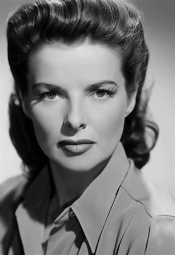 In 1921, at age 13, Katharine Hepburn discovered her 15-year-old brother, Tom, dead from hanging in a New York home, a traumatic event that deeply scarred her and was initially hidden by the family. The loss, often believed to be suicide, led to years of depression for Hepburn, who later adopted his birthday as her own. #katherinehepburn #SpencerTracy #oldhollywood #icon #actresses