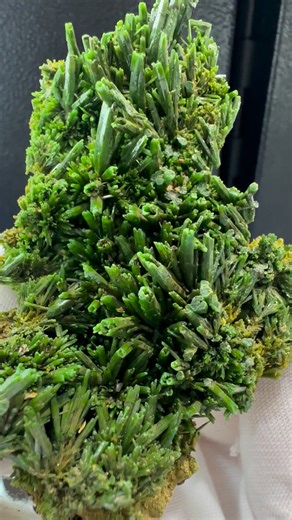 1.2K views · 84 reactions | Columnar pyromorphite clusters, hollow inside. A beautiful deep green. Like a jungle. From Guangxi ❤️ Available for sale. | Crystal Princess | Facebook