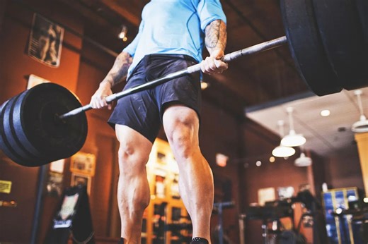 Overhand or Underhand? The Grip Choice That Quietly Shapes Your Strength Gains