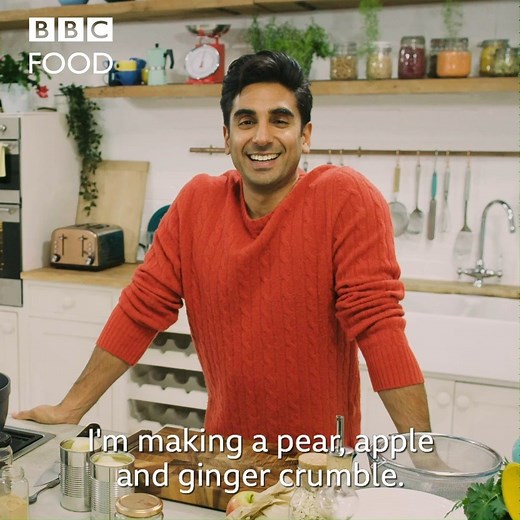 Medically sanctioned for breakfast, Dr Rupy's pear, apple and ginger crumble is packed with fruit and low in added sugar. It also tastes AMAZING! https://www.bbc.co.uk/food/recipes/pear_apple_and_ginger_05953 | BBC Food