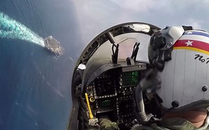 F/A-18F 航母着舰 飞行员座舱视角