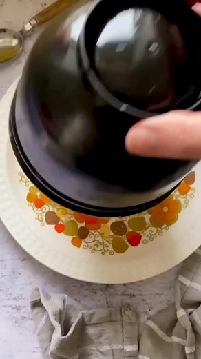 Quick & Easy Puddings 🥣 Save this recipe for another of my favourite easy microwave steamed pudding to knock up after dinner, have unexpected guests or suddenly fancy a cosy pudding in front of the TV on a cold winter’s night. Just some sugar, flour, butter and eggs, some ground ginger and a jar of marmalade and bob’s your uncle! You could add some stem ginger to the sponge batter too if you have some. Then five minutes in the microwave and that’s it 🧡 Ginger and Marmalade Pudding To serve 5 I