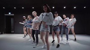 146K views · 7.2K reactions | I don't know who to keep my eyes on! They are all so beautiful! Watch these girls dance to "The Way I Are"! FULL VID: https://youtu.be/q6Dqt8B1mKU | 1MILLION Dance Studio | Facebook